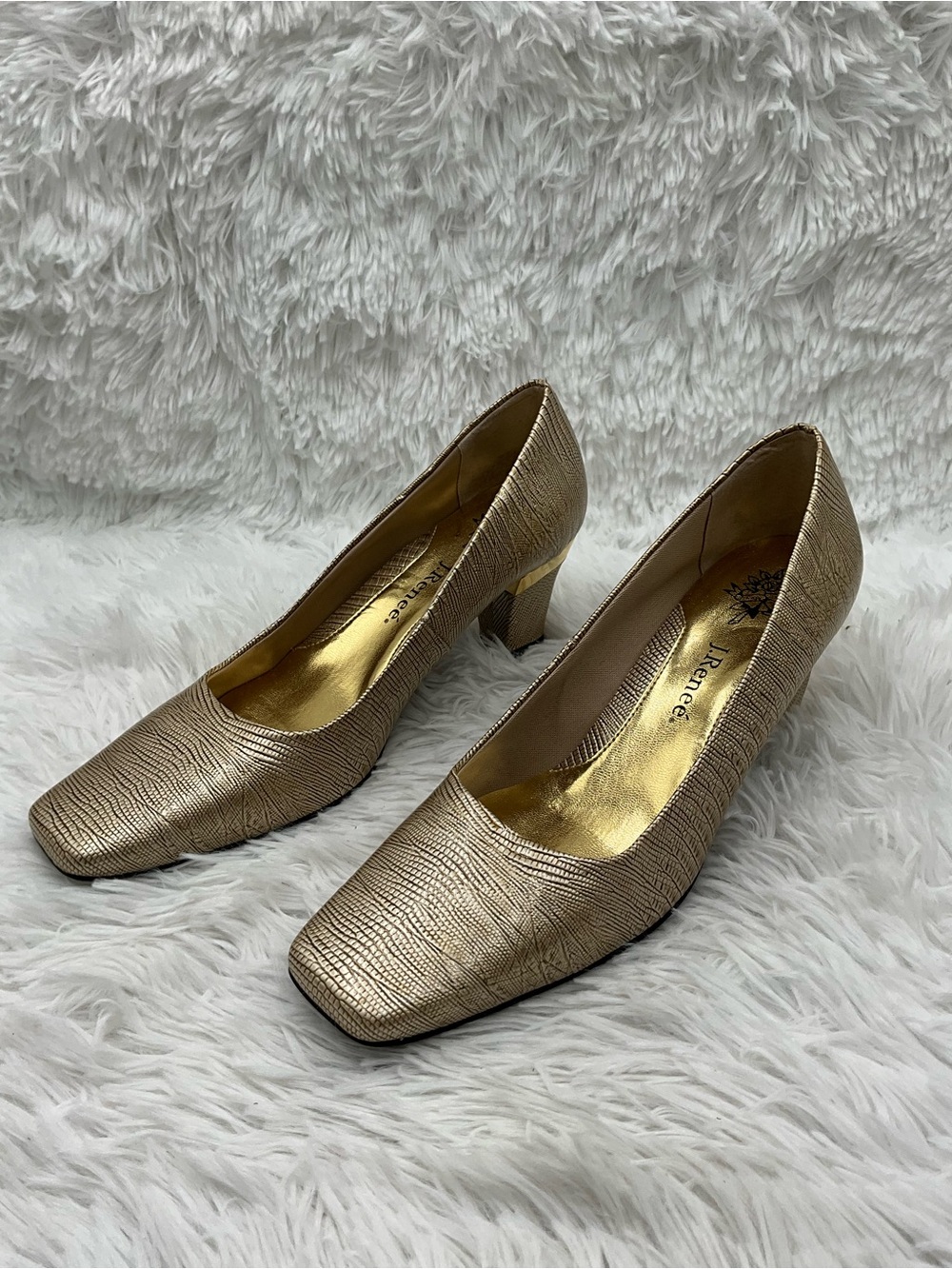 J.Renee Mary Pumps Size 7.5 M Gold Metallic Lizard Embossed Low Block Heel
